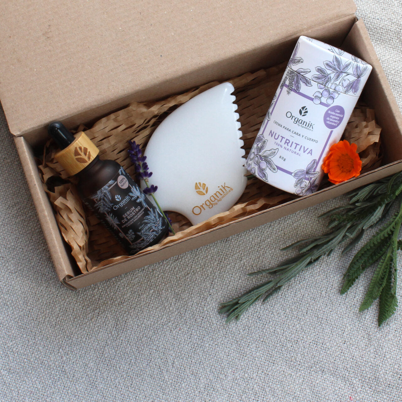 Kit día y noche - Gua sha en jade blanco, Serum de rostro 30 ml y Crema nutritiva 80 g